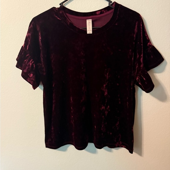 Altar'd State Red Ruffled Short Sleeve T-Shirt - Picture 1 of 4